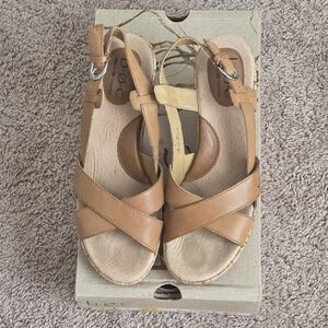 b.o.c. Women's Brown Wedge Sandals